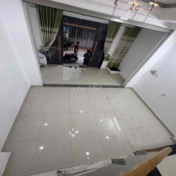 Cho thuê nhà Huỳnh Thị Hai, Q12. gần Nguyễn ảnh Thủ.2lầu,4pn,4wc.
