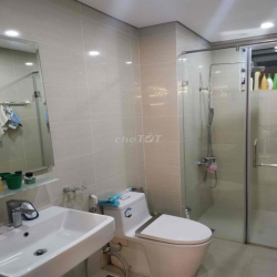 Phòng ban công ngay gần Vườn Lài - Luỹ Bán Bích