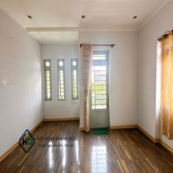 Biệt thự 3 lầu 7x20 đối diện công viên gần UBND Quận 12