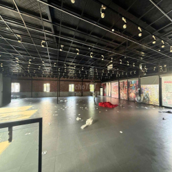 CHO THUÊ MB TẦNG,DT 500M NGANG 20M KHU PHẠM VĂN ĐỒNG