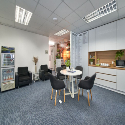 Chỗ ngồi làm việc Quận 1 – full dịch vụ – vào làm ngay