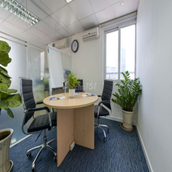 Chỗ ngồi làm việc Quận 1 – full dịch vụ – vào làm ngay