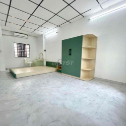 Nhà nguyên căn Q5–2PN2WC-5.5x7m- full nội thất- Chợ Hòa Bình giá rẻ