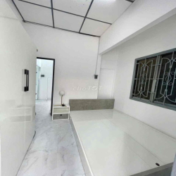 Nhà nguyên căn Q5–2PN2WC-5.5x7m- full nội thất- Chợ Hòa Bình giá rẻ