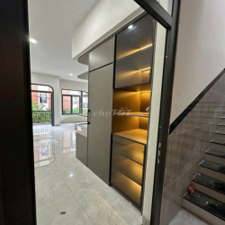 Bán nhà 3 tầng full nội thất cách biển Quy Nhơn 800m