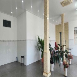 NHÀ MẶT TIỀN NGANG 13m, CHO THUÊ