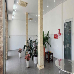 NHÀ MẶT TIỀN NGANG 13m, CHO THUÊ