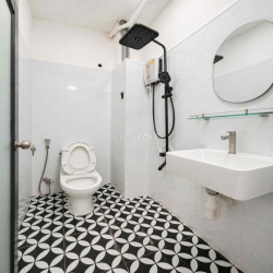 Cho thuê căn 2pn1wc rộng ban công full nt giặt riêng gần Hồng Bàng q5