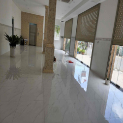 NHÀ MẶT TIỀN NGANG 13m, CHO THUÊ