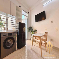 CHO THUÊ CĂN HỘ DỊCH VỤ CÓ BAN CÔNG MỚI XÂY NGAY CHỢ TÂN ĐỊNH QUẬN 1