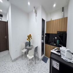 Căn hộ 2 Ngủ 1 khách 60m2 full đồ ngõ thịnh Hào 1 Đống Đa 
