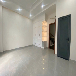Cần cho thuê nhà HXH 283/3B CMT8 P.12 Q.10 ngay khu Hà Đô