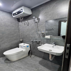 Căn hộ 2 Ngủ 1 khách 60m2 full đồ ngõ thịnh Hào 1 Đống Đa 