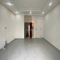 Cần cho thuê nhà HXH 283/3B CMT8 P.12 Q.10 ngay khu Hà Đô