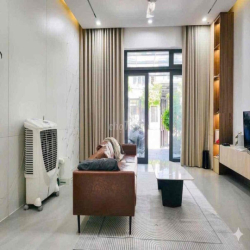 Nhà 3 tầng 3Pn khu Nam Việt A, nội thất mới đẹp