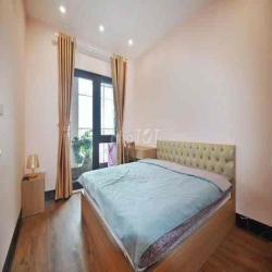 căn hộ đẹp cạnh Hồ Tây 2 ngủ rộng full đồ vào ở luôn