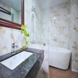 căn hộ đẹp cạnh Hồ Tây 2 ngủ rộng full đồ vào ở luôn