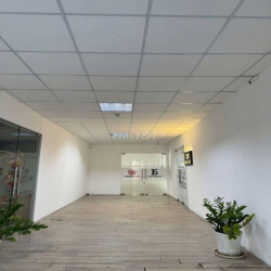 Văn Phòng Phú Nhuận 100m2 giá 35 triệu/tháng tòa nhà Hoàng Văn Thụ