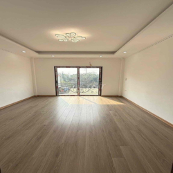 cho thuê nhà nguyên căn 32 m2 xây 5 tầng giá 5.5 tr/1 tháng .