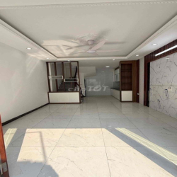 cho thuê nhà nguyên căn 32 m2 xây 5 tầng giá 5.5 tr/1 tháng .