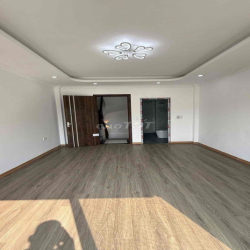 cho thuê nhà nguyên căn 32 m2 xây 5 tầng giá 5.5 tr/1 tháng .