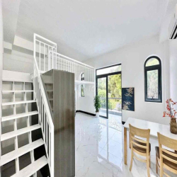 🍑PHÒNG CÓ GÁC BAN CÔNG RỘNG, Ngay Chợ Phạm Văn Bạch, BigC Trường Chinh