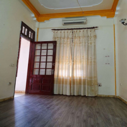 Chính chủ cho thuê nhà 3 tầng phố Vĩnh Hưng