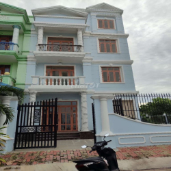 Biệt thự 10x20 3 lầu căn góc cực đẹp