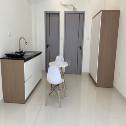 PHÒNG MỚI FULL NỘI THẤT CÓ MÁY LẠNH GẦN NGÃ TƯ HÀNG XANH