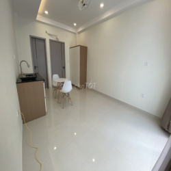 PHÒNG MỚI FULL NỘI THẤT CÓ MÁY LẠNH GẦN NGÃ TƯ HÀNG XANH