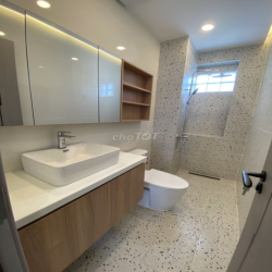 PHÒNG MỚI FULL NỘI THẤT CÓ MÁY LẠNH GẦN NGÃ TƯ HÀNG XANH