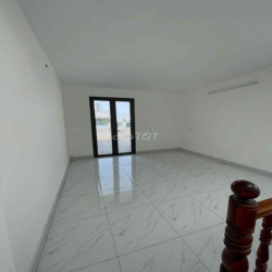 Cho thuê nguyên căn 3 Lầu MT đường thuận tiện kinh doanh VP Hiệp Bình