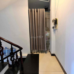 Nhà dư phòng cần cho thuê ngay ngã tư tô hiệu hoà bình