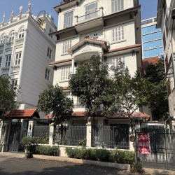 Cho thuê BT Vườn Đào 55 triệu, 165m2, 6PN 4WC view đẹp tại Tây Hồ