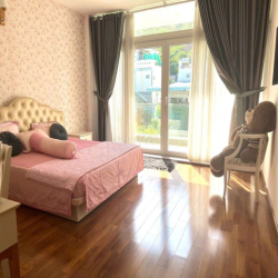 cho thuê villa hồ bơi 3PN full nội thất gần biển giá tốt 