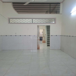 nhà cho thuê ngyên căn p4q8