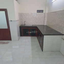 nhà cho thuê ngyên căn p4q8