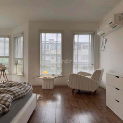 Trống Sẵn Căn Studio Cửa Sổ Trời Thoáng Full NT Ngay Ngã Tư Hàng Xanh