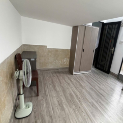 Cho thuê phòng trọ Bình Lợi Bình Thạnh: có gác, bancông, full nội thất