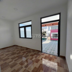 Cho thuê nhà 1 trệt 2 lầu, hẻm 47 Trường Lưu, P. Long Trường, Q9