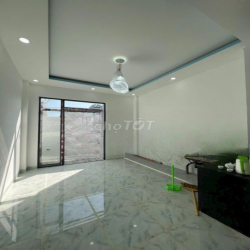 Cho thuê nhà 1 trệt 2 lầu, hẻm 47 Trường Lưu, P. Long Trường, Q9