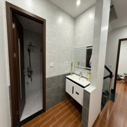 Cho thuê nhà Bát Khối, ô tô đỗ cửa, nhà mới, full nội thất, 4pn.