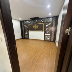Cho thuê nhà Bát Khối, ô tô đỗ cửa, nhà mới, full nội thất, 4pn.