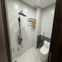Cho thuê nhà Bát Khối, ô tô đỗ cửa, nhà mới, full nội thất, 4pn.