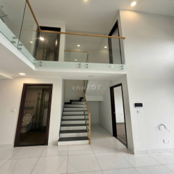 Tôi cần cho thuê căn Duplex Pegasuite 2 - Giá tốt: 12tr500