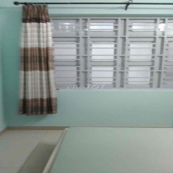 Nhà nguyên căn. Hình thật 100%. 2 lầu, sân thượng