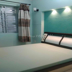 Nhà nguyên căn. Hình thật 100%. 2 lầu, sân thượng