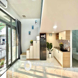 CHO THUÊ PHÒNG FULL NT - BAN CÔNG SIÊU THOÁNG MÁT NẰM NGAY TRUNG TÂM