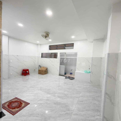 cho thuê nhà mặt tiền 3/2 P11 Q10 4,5x16m 5T TM 40tr