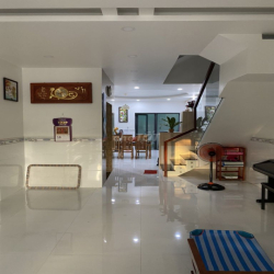 Nhà nguyên căn KDT Vạn Phúc city giá 32tr 5x22m nhà như hình